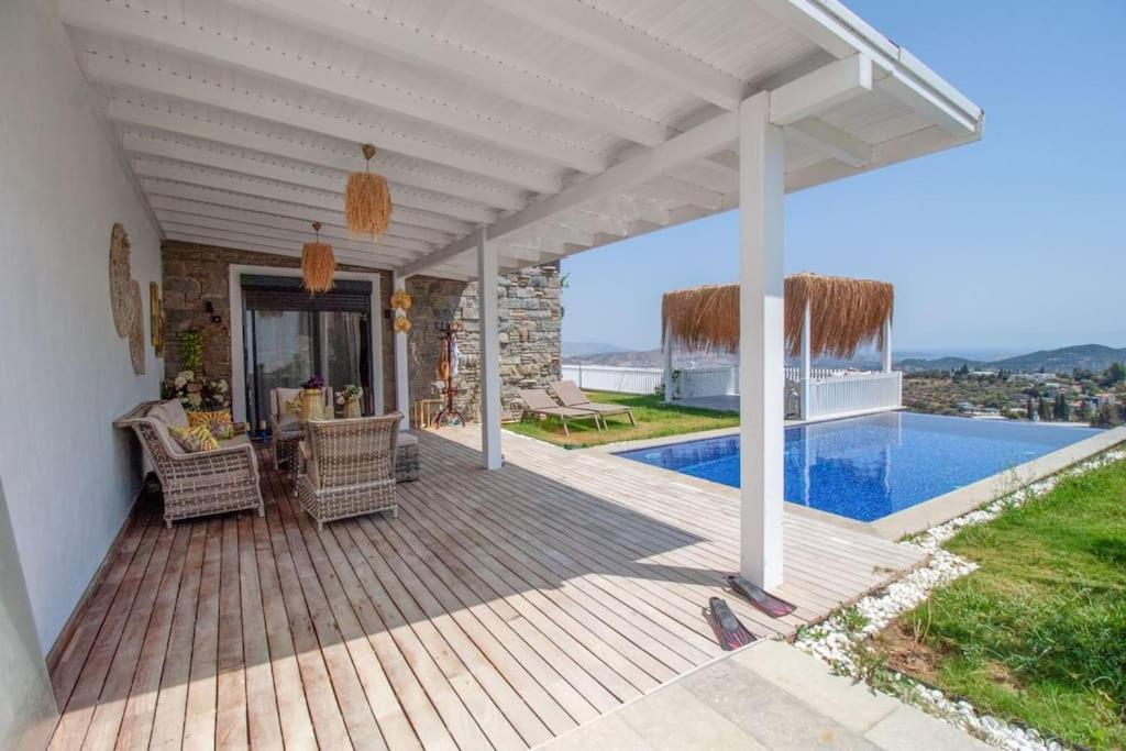 Yaka Villa